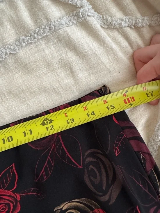 Jacob black Floral Midi Skirt - made in Canada - Picture 4 of 5